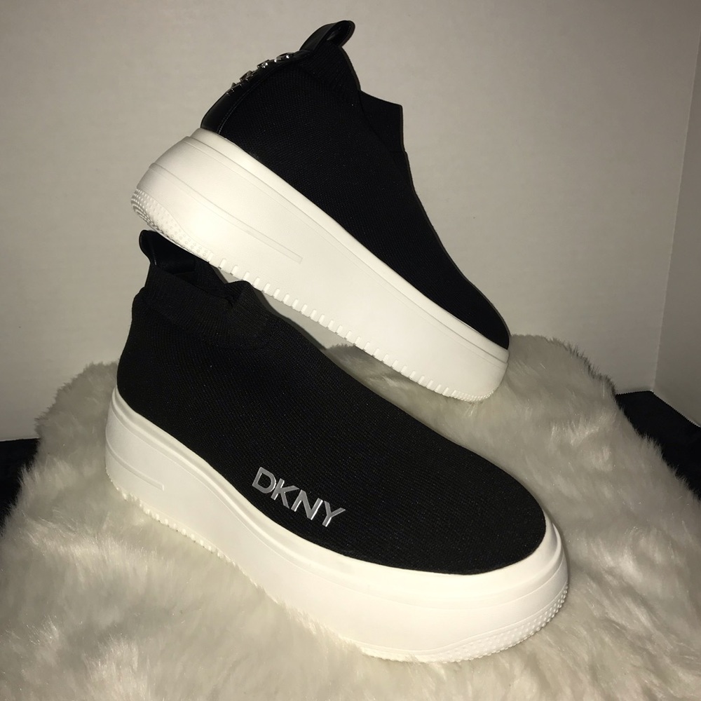 DKNY Mada knit platform sneaker women’s size 91/2
